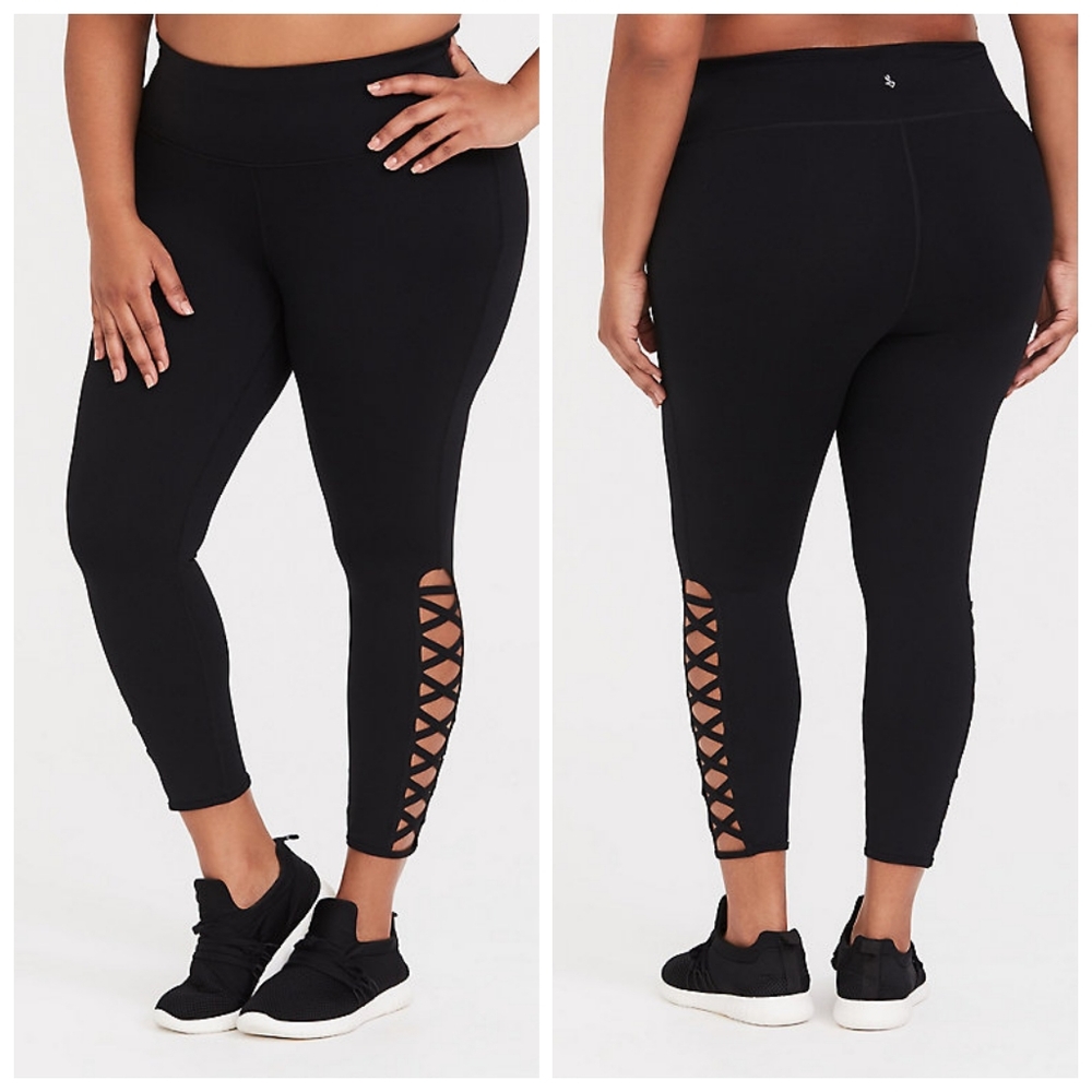 Torrid Black Lattice Crop Activewear Leggings